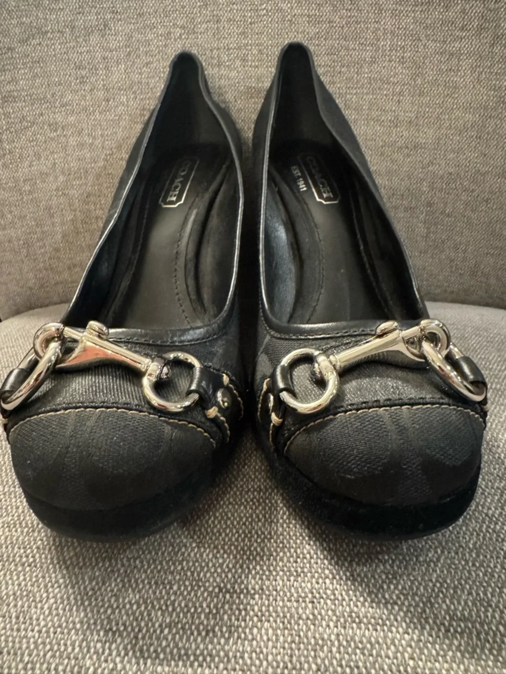 Coach Black Signature Wedge Pumps Horsebit Logo Heels Size 7.5 - Picture 10 of 14